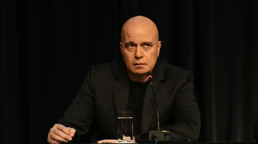 Слави Трифонов поиска разформирaне на НСО и оставка на Доцова след инцидента с журналист
