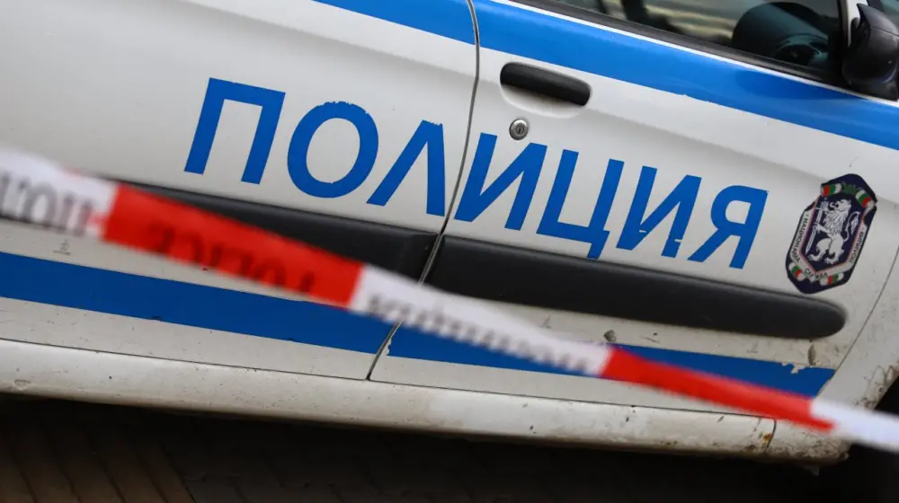 73-годишен водач се почувства зле и колата му падна от подпорна стена край Чепеларе