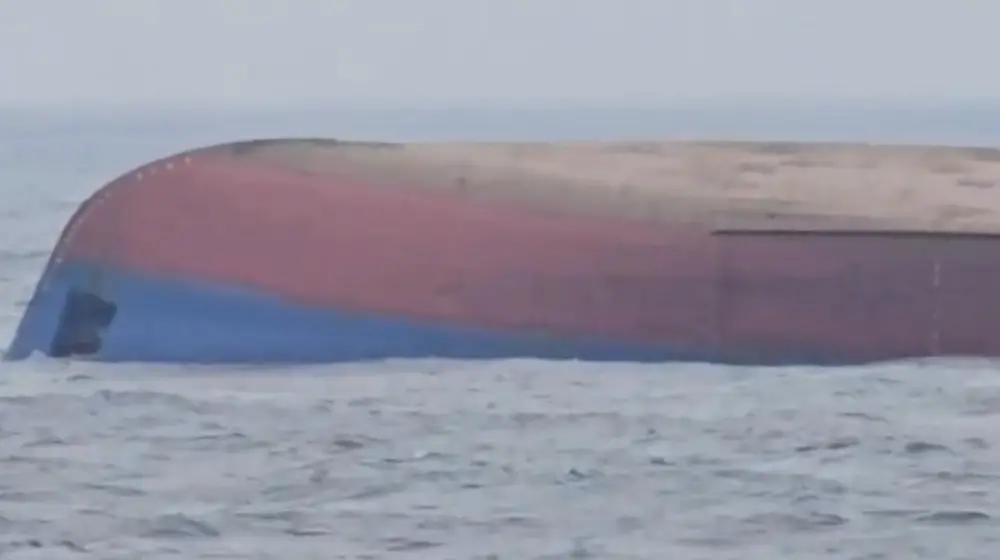 Български моряци спасиха колеги от потъващия кораб KHORYV край Констанца в Черно море