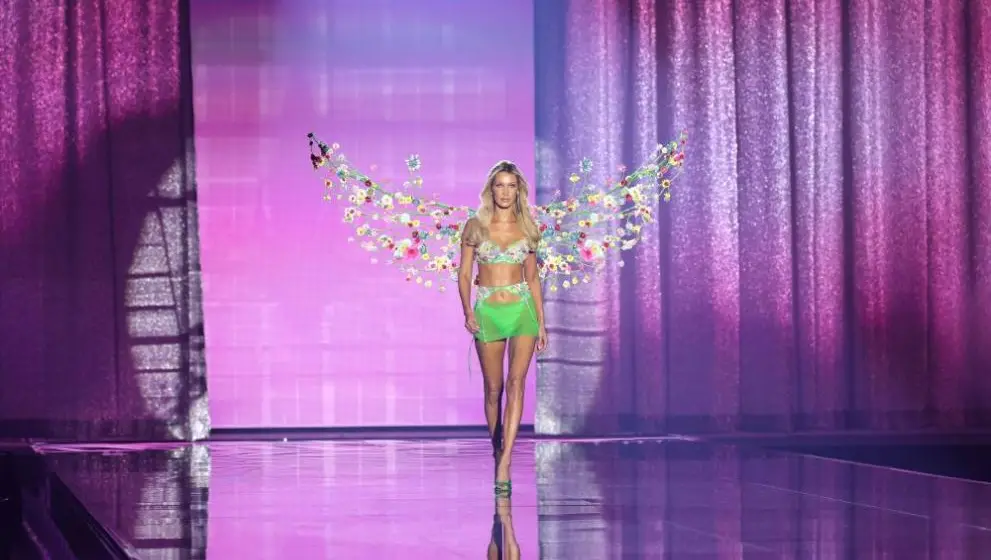 Бела Хадид открадна шоуто на Victoria’s Secret с две визии в Кълвър Сити