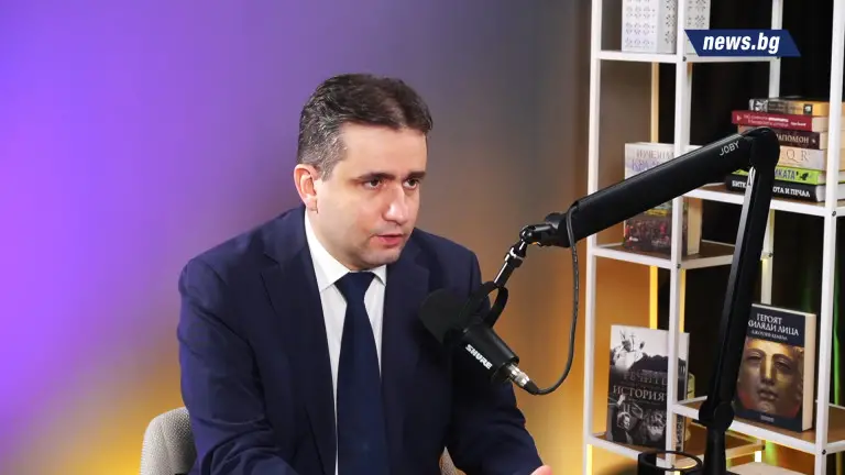 Божидар Божанов обвинява МС в предизборна агитация за Йотова и иска реакция от ЦИК