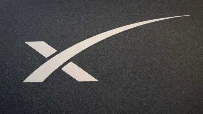 Демократична България иска извънредно изслушване за палежа на Starlink антени край София