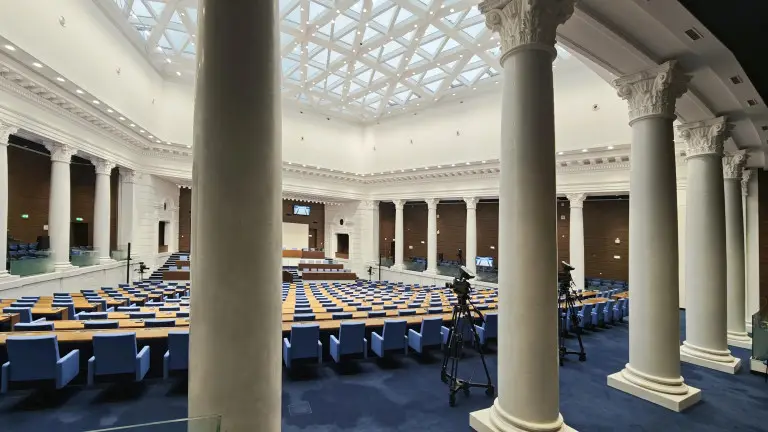 Извънредно заседание в парламента за помилването на „петричкия Ескобар“ Огнян Атанасов декември 2022 г.