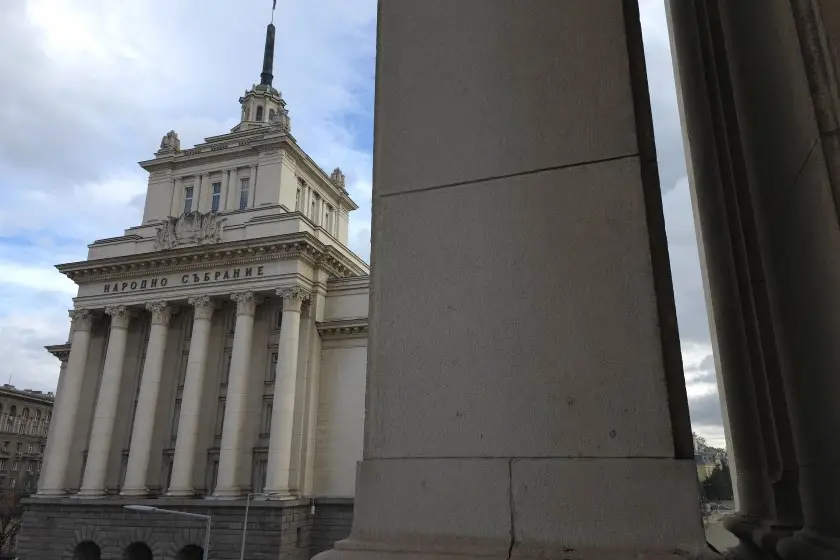 Извънредно заседание за палежа на Старлинк и помилванията