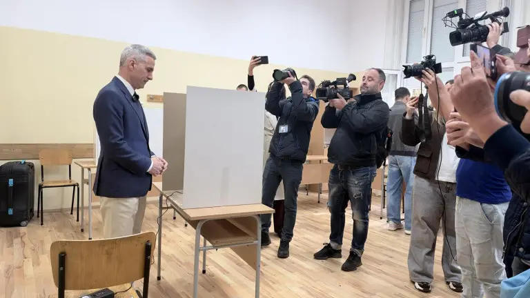Кандидатът Андрей Гюров гласува в Благоевград и призова за бъдеще без бедност
