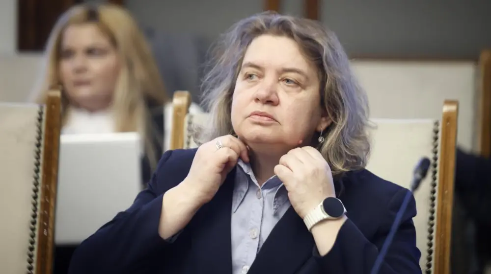 Киселова: Грешно демонстративно изведоха с белезници гарда на НСО, бутнал Соня Колтуклиева
