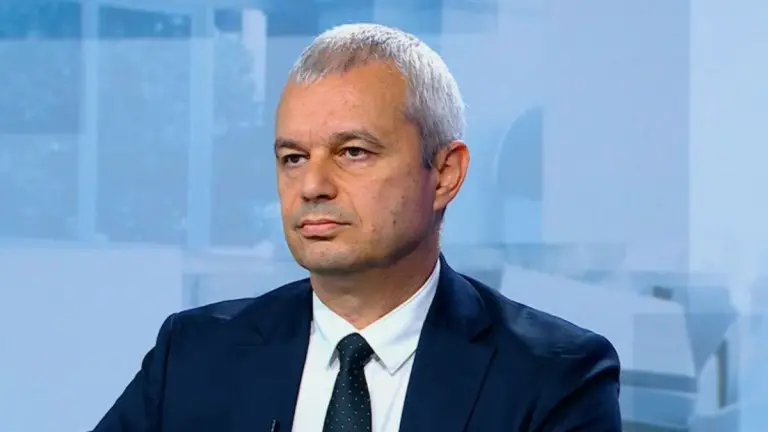 Костадинов нарече дебата по БНТ „приятелска среща между лявото и дясното на евроатлантическото статукво“
