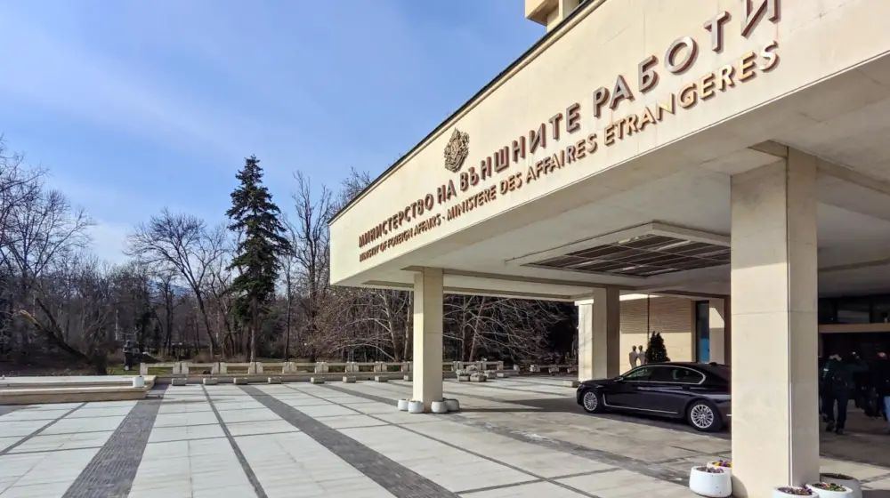 МВнР предупреждава българите в Испания и Австрия за възможни безредици на 31 октомври