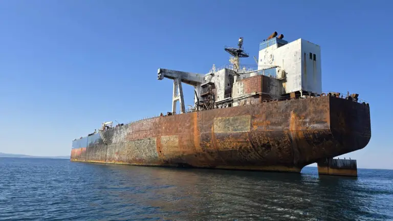 Опасни товари и газьол: какво превозва потъналият контейнеровоз CONTSHIP JET край България