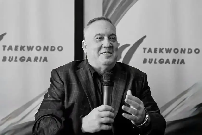 Поклонение в София за Слави Бинев след убийството му на 24 октомври