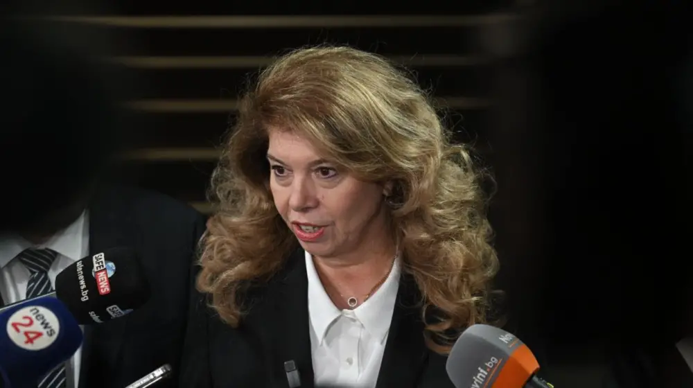 Резултатите след първия тур: ако Йотова загуби, ще се обсъжда оставката на кабинета „Радев“