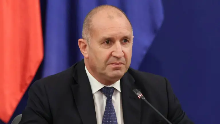 Румен Радев подкрепя Илияна Йотова на балотажа и ще отиде в парламента