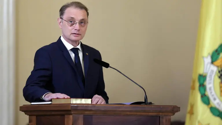 Румен Радев поздрави новия румънски премиер Лука Никулеску и го покани в България