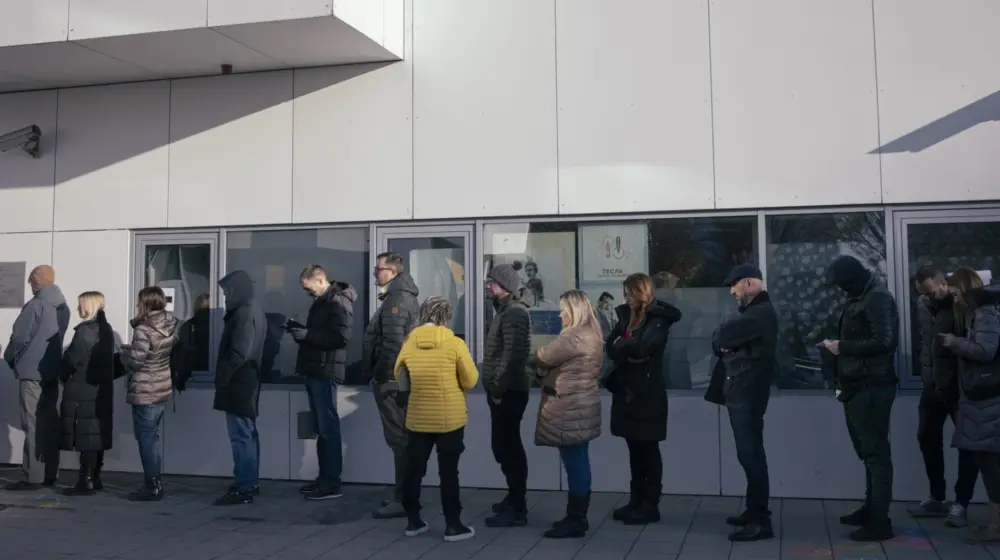 Сърбите свалят Вучич? 60% избирателна активност на изборите (ВИДЕО)