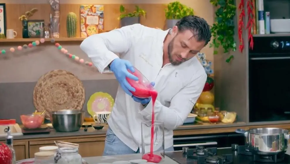 Шеф Станислав Иванов приготвя розов бургер и лава кейк в „Спомени с вкус“ по NOVA
