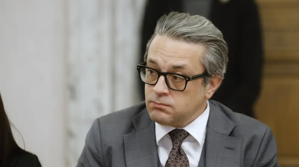 Тома Биков предупреди, че управлението може да породить политическа криза по-рано от предвиденото